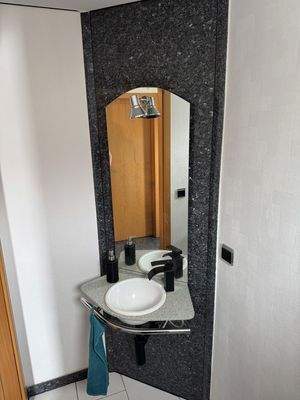 Gäste Bad ( mit WC )