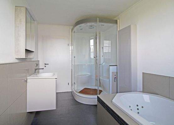 Badezimmer im Obergeschoss