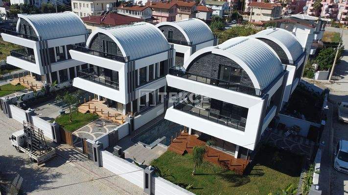 Detached Villas with Pool Near the Sea in Konaklı Alanya