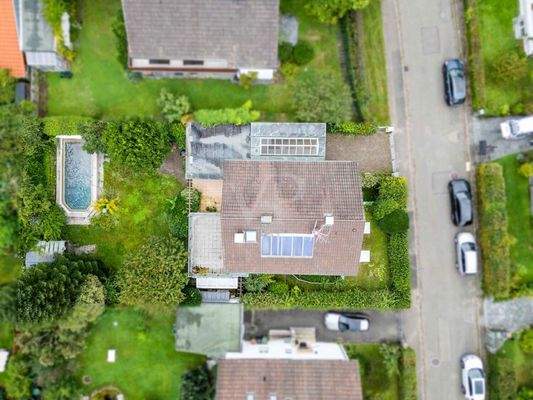 Blick von oben auf das gesamte Anwesen 