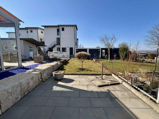 Terrassenplatz zur Wohnung