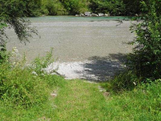 in einer Minute am Almbadestrand!