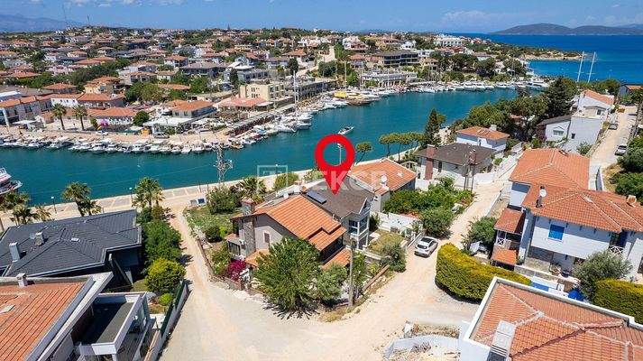 Seafront Furnished Villa with Marina View in Çeşme Dalyan
