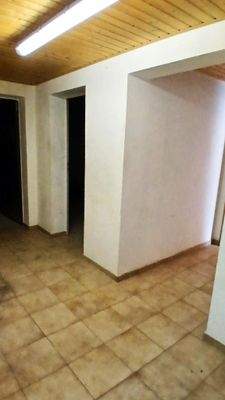 Keller - Hier gehts zu den Räumlichkeiten.jpg