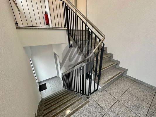 INFOS UNTER: 06171-586000