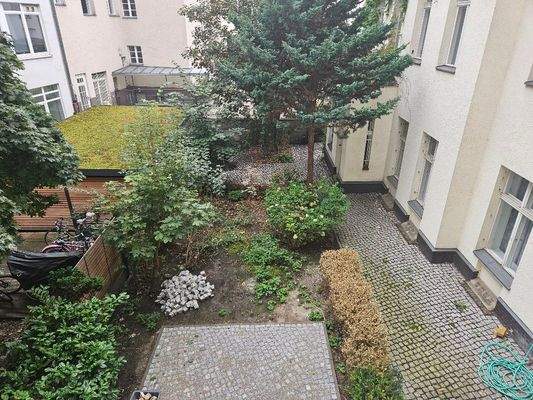 Terrasse mit Gartenanteil.jpg