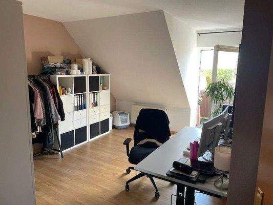 Kinder-/Arbeitszimmer