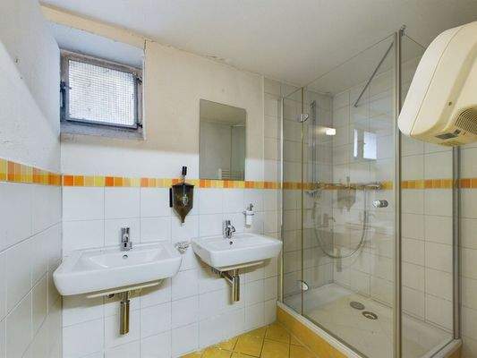 Dusche und Bad Mitarbeiter