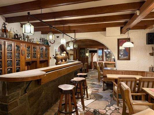 Altbau Gaststätte.jpg