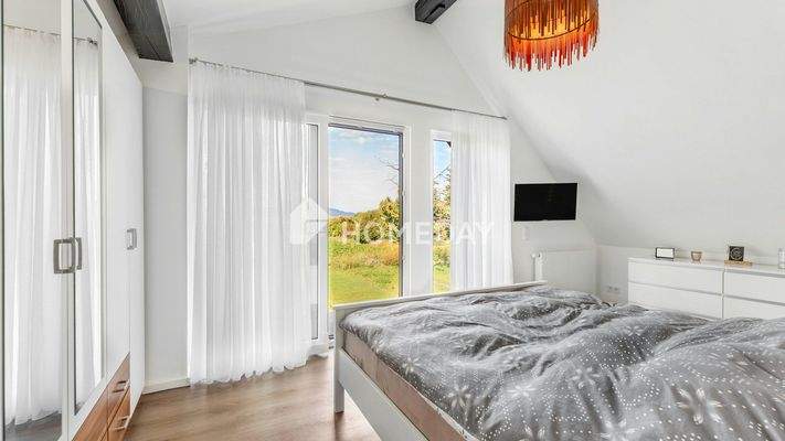 1. OG Schlafzimmer 1