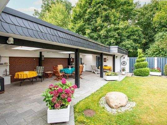 überdachte Terrasse