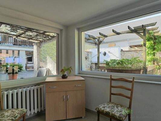 großer Hauseingangsbereich