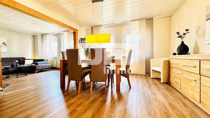 OG Wohn / Esszimmer offen / Kamin