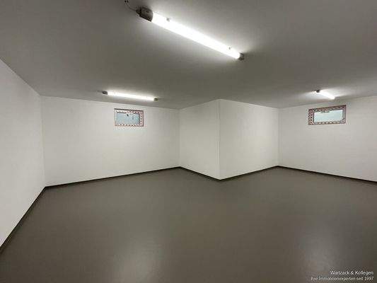 Kellerraum mit ca. 33 m²