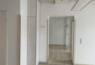 Eingang Blick zu Flur 1