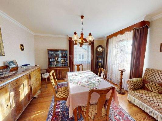 ... mit Zugang zum Esszimmer, OG