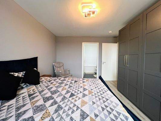 Schlafzimmer mit en suite Bad