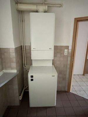 Whg. 2. OG, Gastherme in Küche