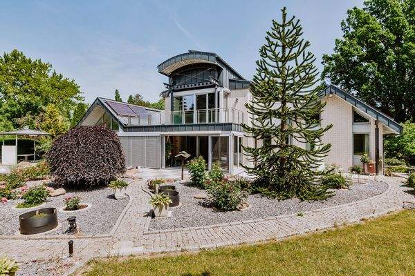 rückwärtige Außenansicht