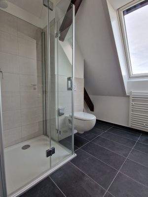 Bad mit ebenerdiger Dusche