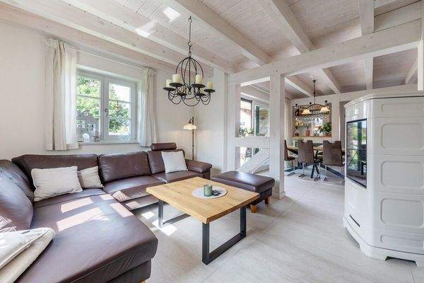 Wohnzimmer mit Kachelofen