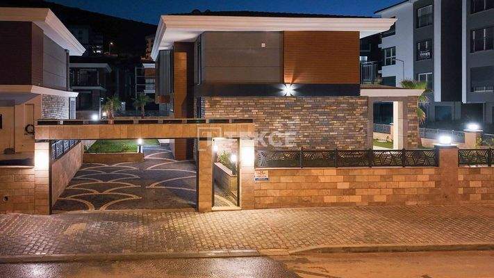 Brand-New Villas with Pool Surrounded by Nature in Kuşadası