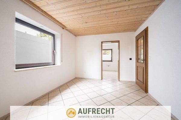 Essbereich mit Blick in die Küche 