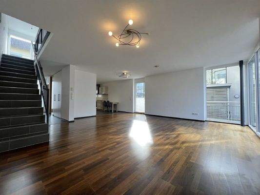 Offener, lichtdurchfluteter Wohn-/Ess-/Küchenberei