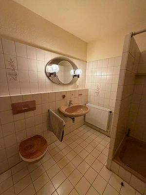 OG WannenDuschbad innenliegend (3)