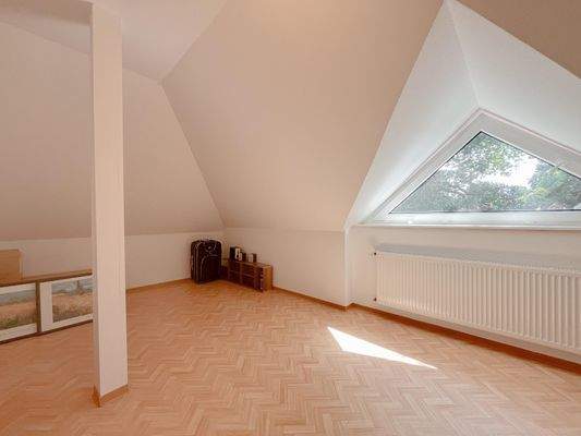 Kinderzimmer DG (1/2)