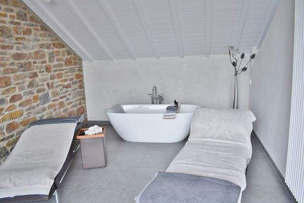 Relax- und Wannenbereich DG