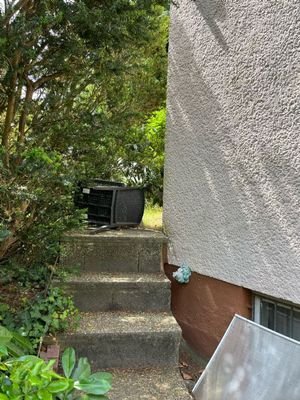 Treppe hinter dem Haus