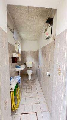 Außentoilette (Hof)