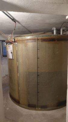 Heizöltank im Keller.jpg