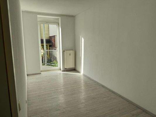 Schlafzimmer Blick zum Balkon