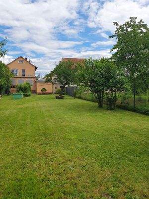 Großer Garten eingezäunt