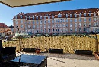 Überdachter Balkon mit Südausrichtung