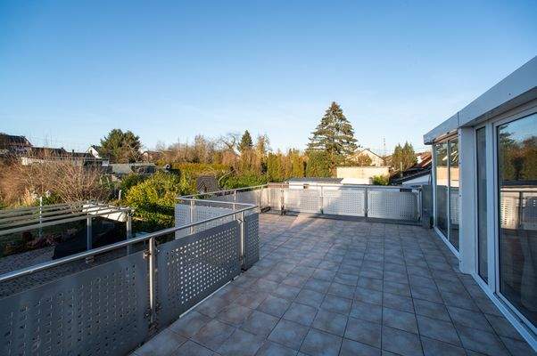 großzügiger Balkon