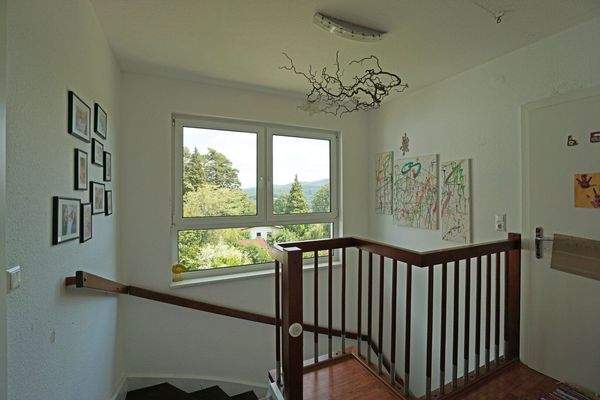 Treppe ins Obergeschoß