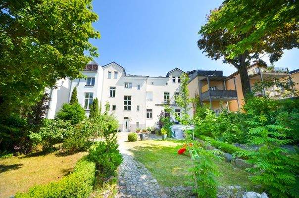 Ansicht Hinterhof mit Garten