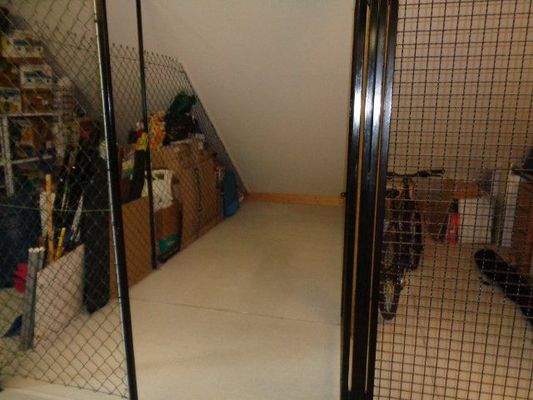 wohnungseigener Abstellraum im Treppenhaus