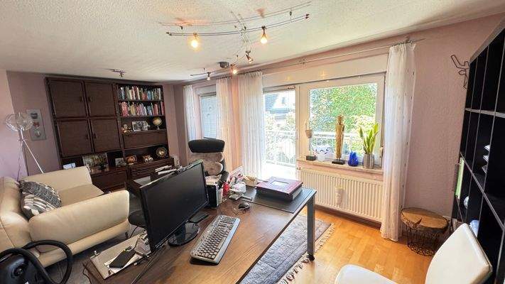 Zimmer 1 OG, Büro mit Balkon 