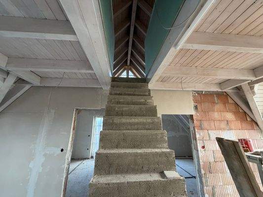 Treppenaufgang (DG-SB)