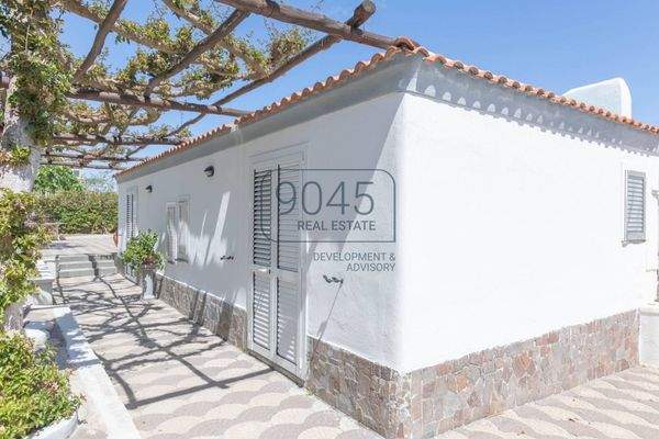 Prestigevilla in Ischia Ponte – Ein Juwel auf den Klippen der Insel Ischia