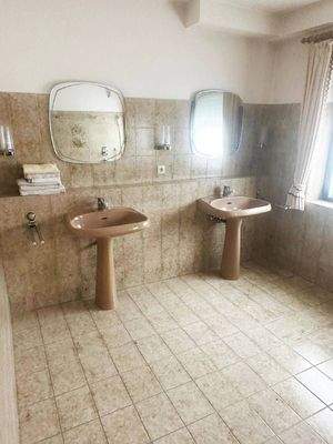 Waschtische im Bad OG