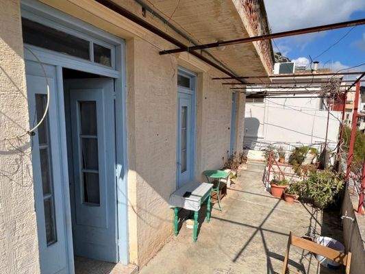 Kreta, Kritsa: Großes Gebäude im Dorfzentrum, ideal für gewerbliche und Wohnnutzung