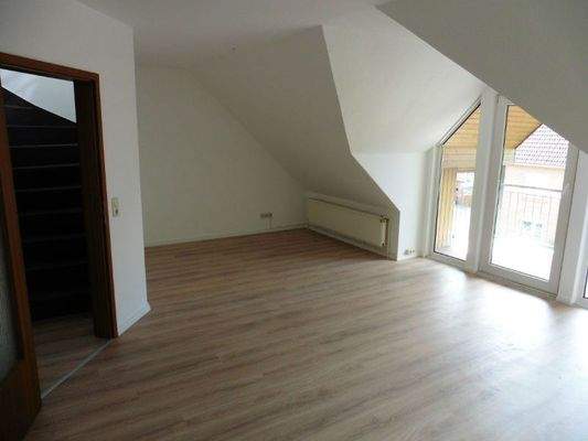 Wohn- und Esszimmer (1).JPG