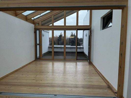 Bürogebäude, 2. OG, Chefbüro mit Loggia