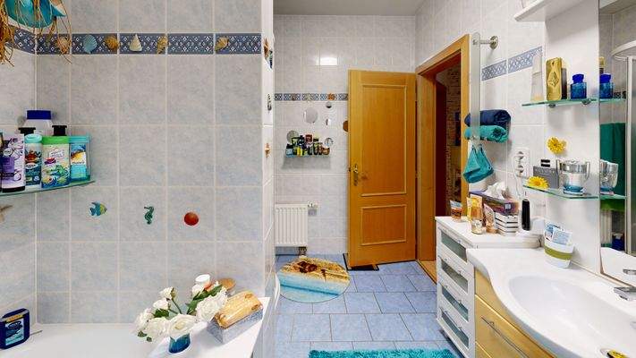 Badezimmer im Obergeschoss