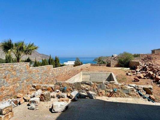 Kreta, Plaka Elounda: Unfertige Villa mit Pool und Meerblick